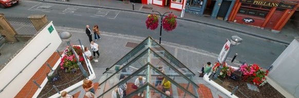 Image of shops on Parliament Street